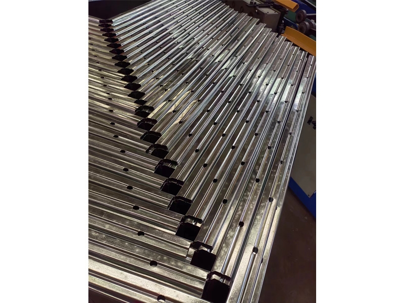 共板法蘭打孔自動生產(chǎn)線