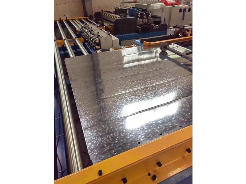 共板法蘭打孔自動生產(chǎn)線