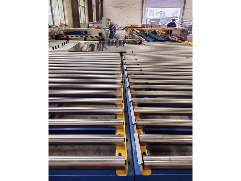 共板法蘭打孔自動生產(chǎn)線